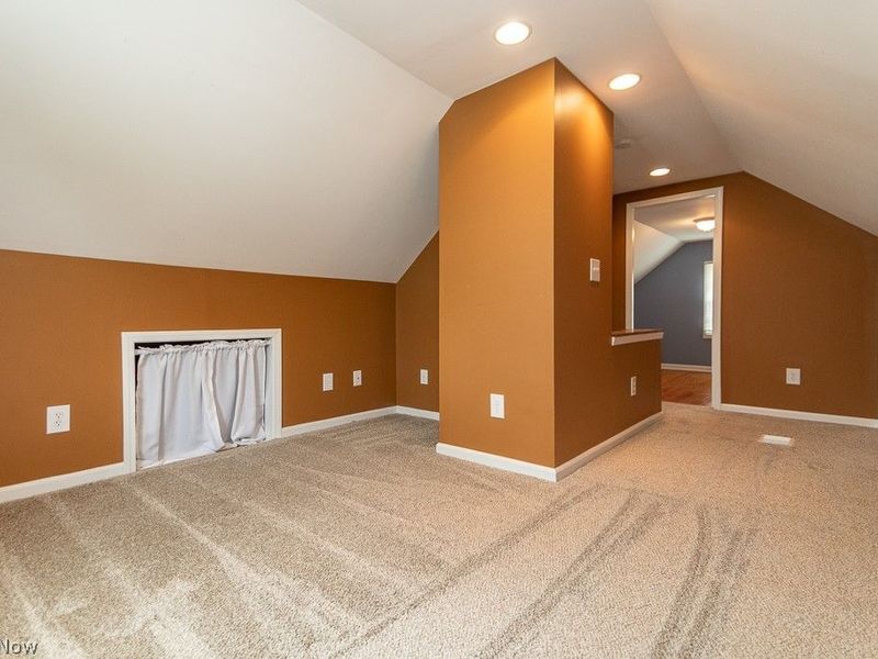 1557 Woodhurst Avenue, Mayfield Heights, OH 44124 Photo 22