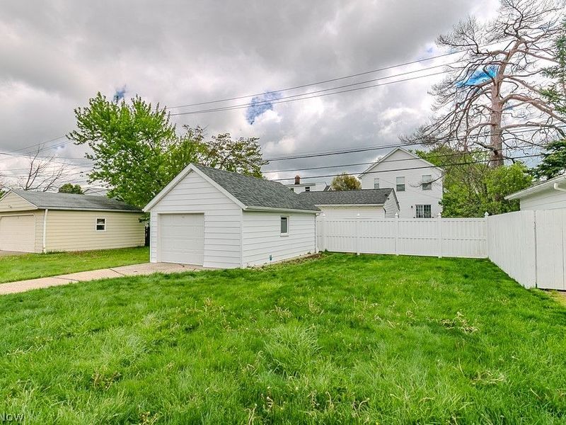1557 Woodhurst Avenue, Mayfield Heights, OH 44124 Photo 37