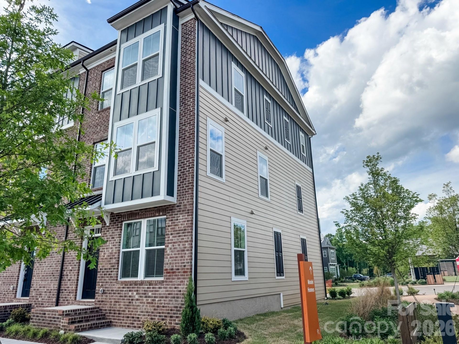 7040 Westrow Avenue, Charlotte, NC 28278 Main Photo