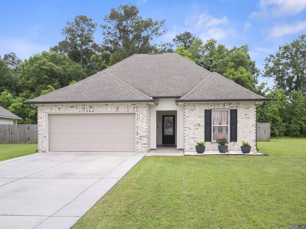 13726 Acacia Ct, Denham Springs, LA 70726