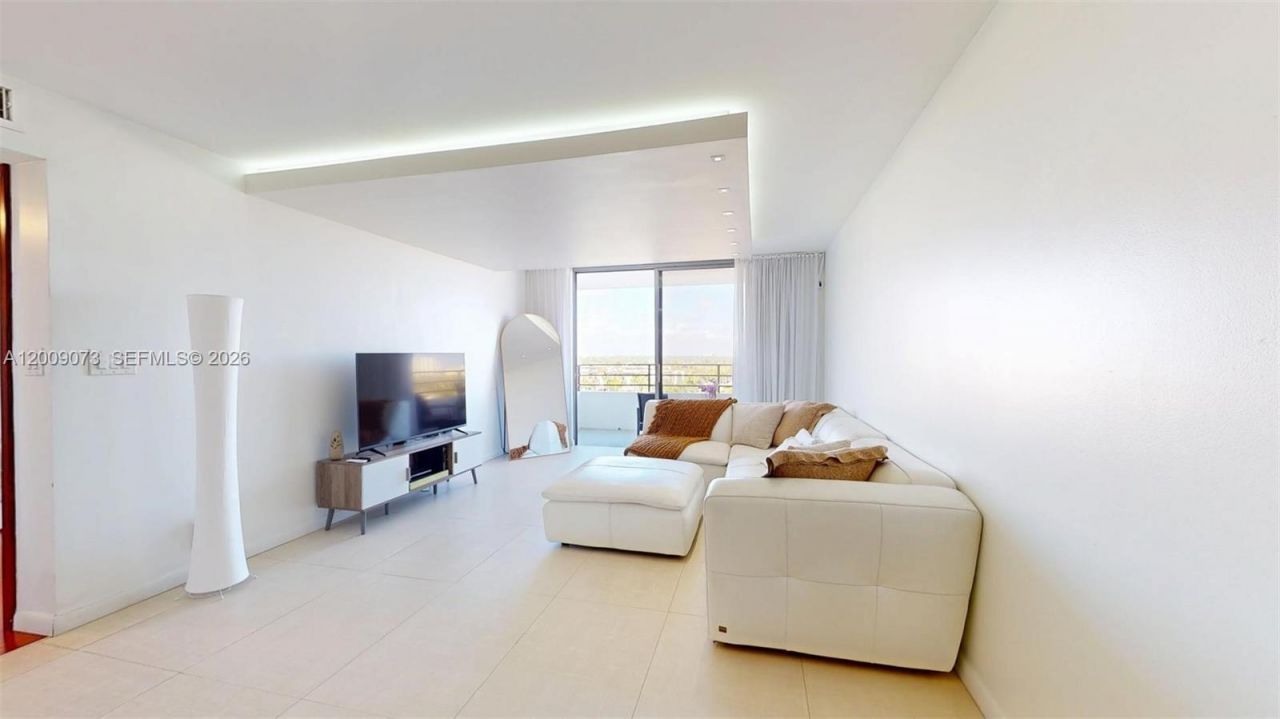600 Three Islands Blvd , Unit 803, Hallandale Beach, FL 33009 Photo
