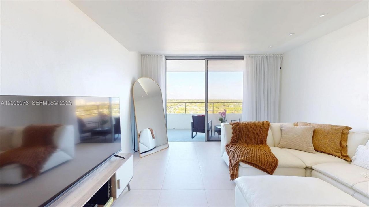 600 Three Islands Blvd , Unit 803, Hallandale Beach, FL 33009 Photo