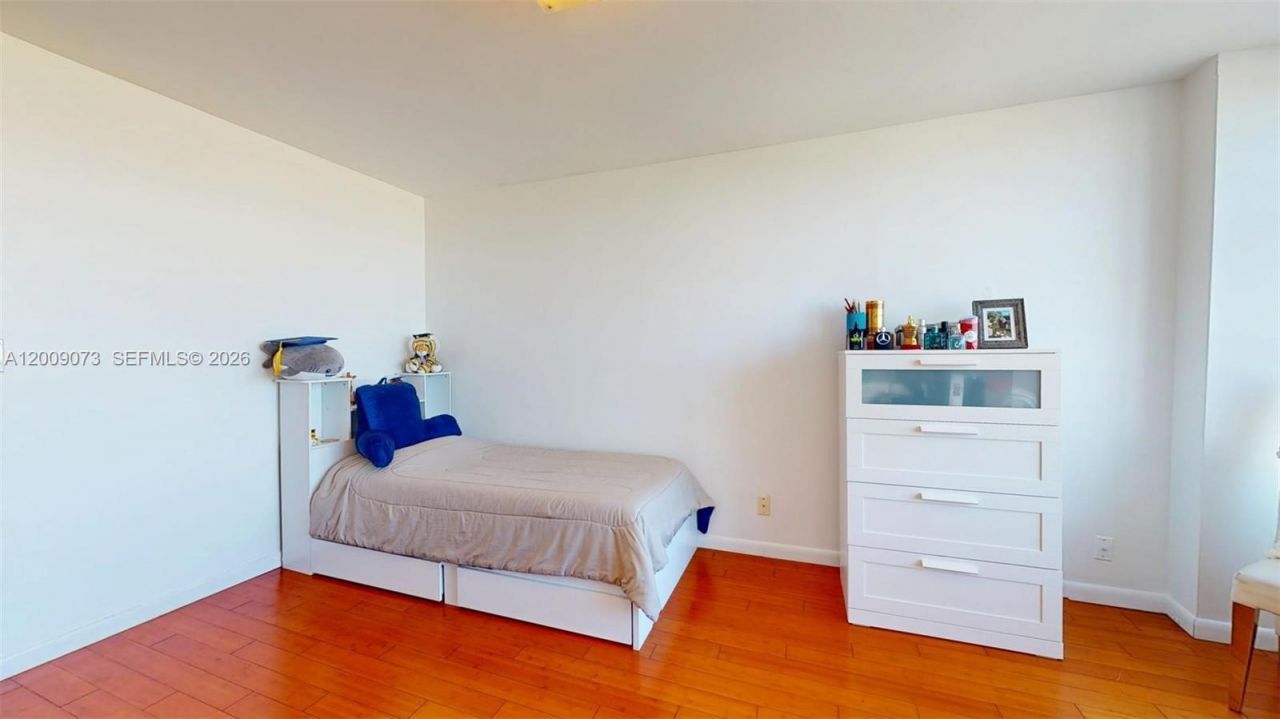 600 Three Islands Blvd , Unit 803, Hallandale Beach, FL 33009 Photo