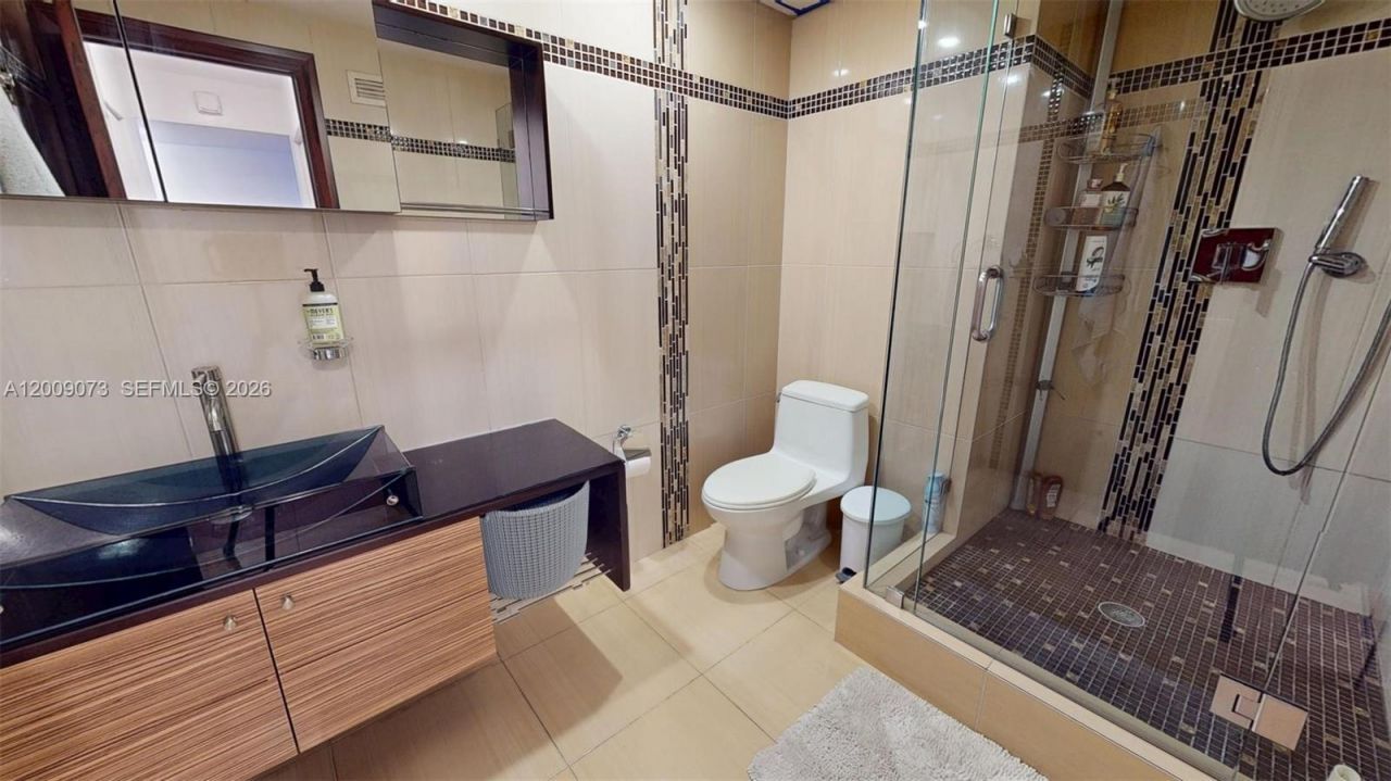 600 Three Islands Blvd , Unit 803, Hallandale Beach, FL 33009 Photo