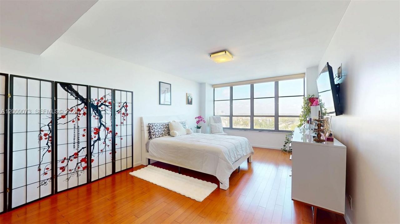 600 Three Islands Blvd , Unit 803, Hallandale Beach, FL 33009 Photo