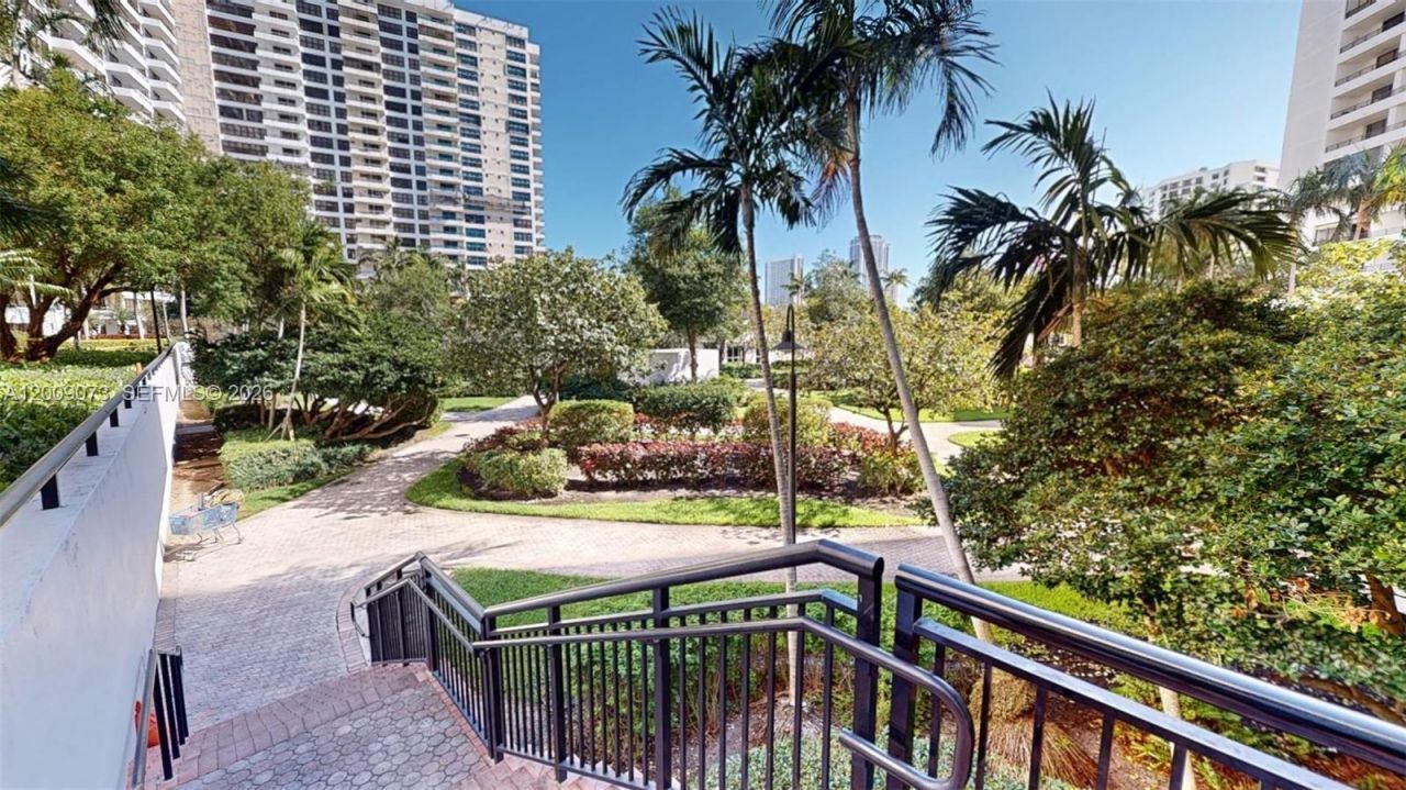600 Three Islands Blvd , Unit 803, Hallandale Beach, FL 33009 Photo