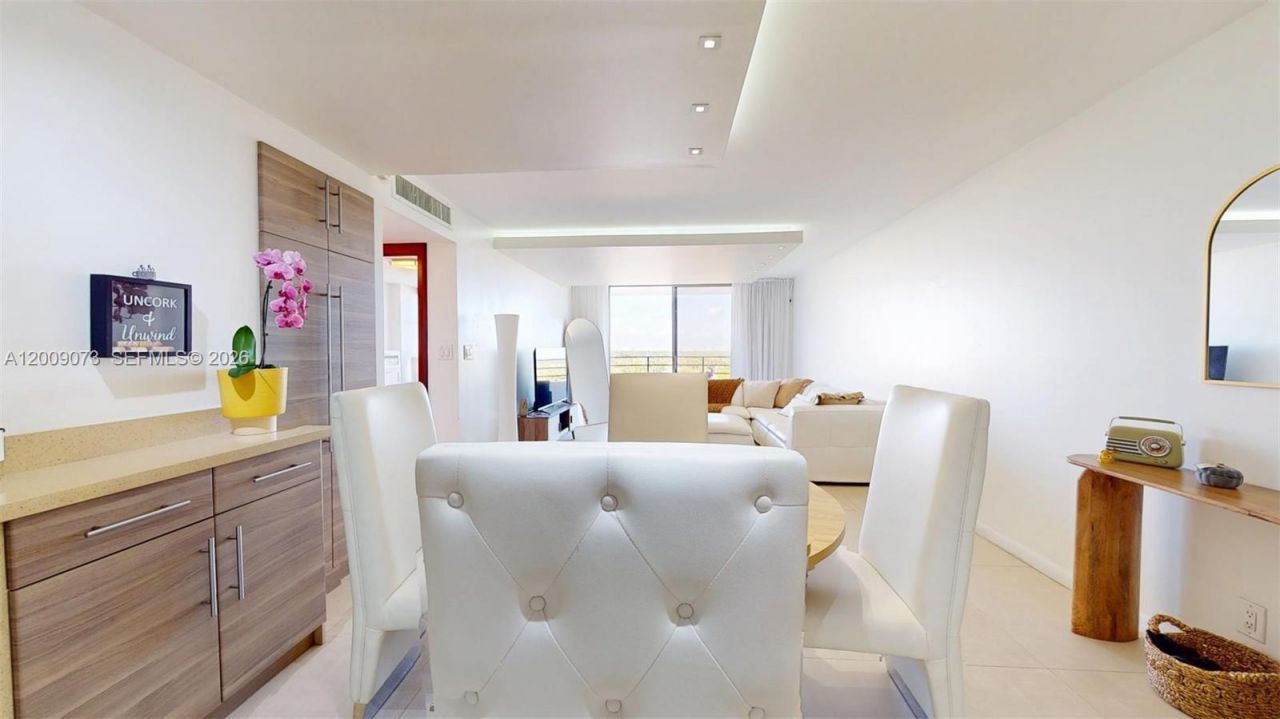 600 Three Islands Blvd , Unit 803, Hallandale Beach, FL 33009 Photo