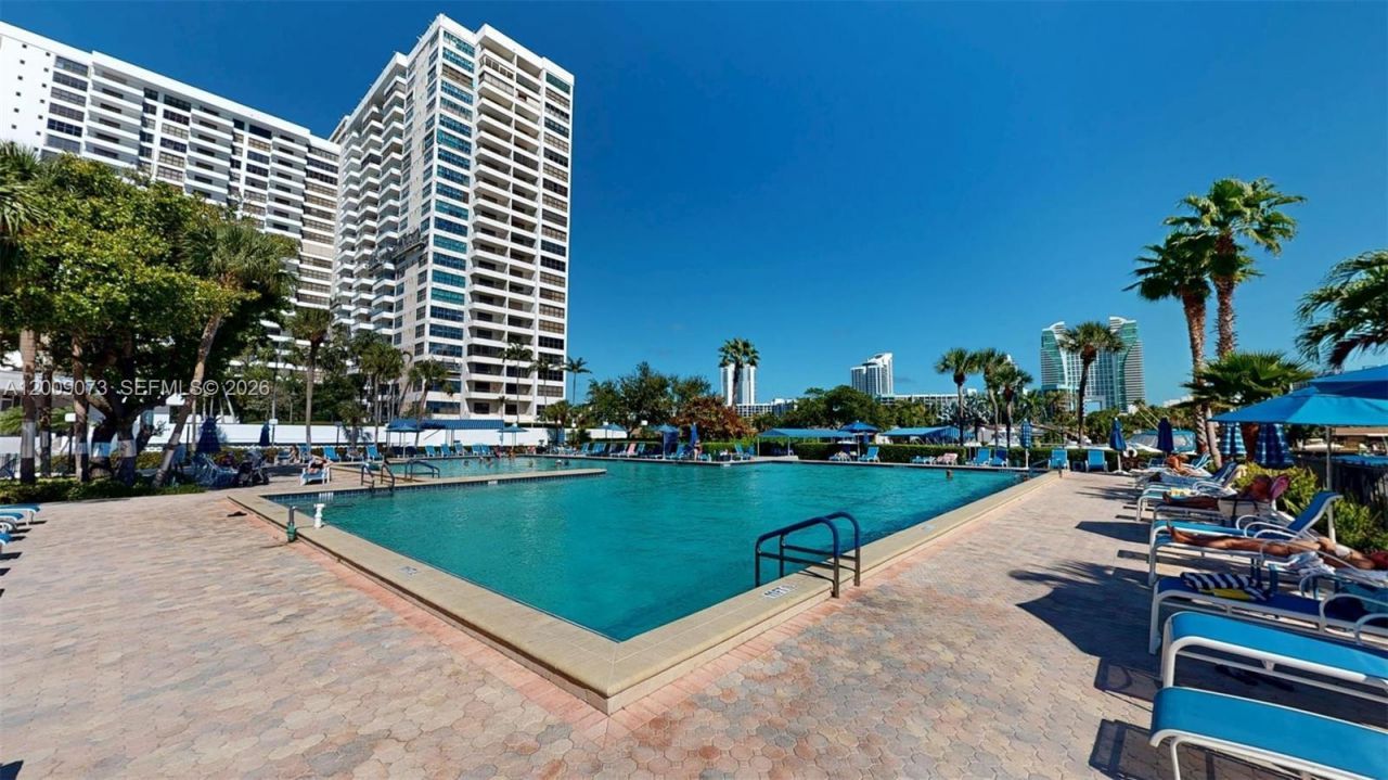 600 Three Islands Blvd , Unit 803, Hallandale Beach, FL 33009 Photo