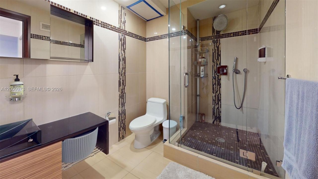 600 Three Islands Blvd , Unit 803, Hallandale Beach, FL 33009 Photo