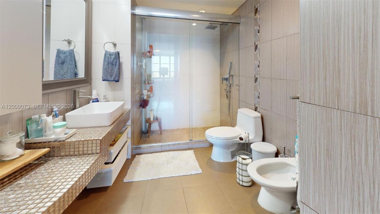 600 Three Islands Blvd , Unit 803, Hallandale Beach, FL 33009 Photo