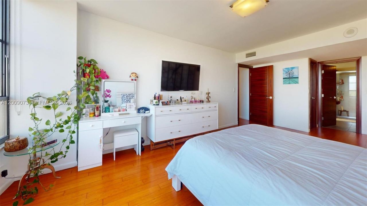 600 Three Islands Blvd , Unit 803, Hallandale Beach, FL 33009 Photo