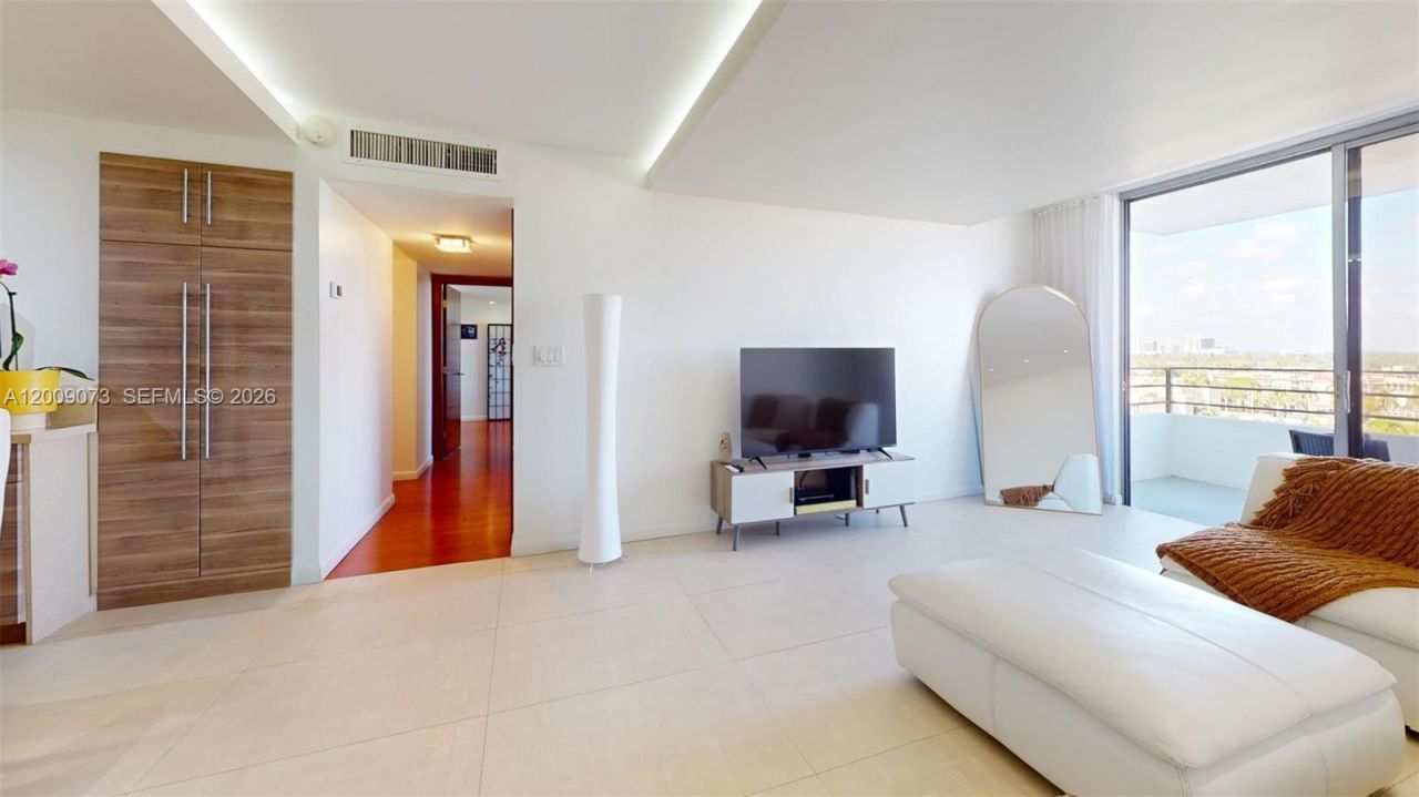 600 Three Islands Blvd , Unit 803, Hallandale Beach, FL 33009 Photo