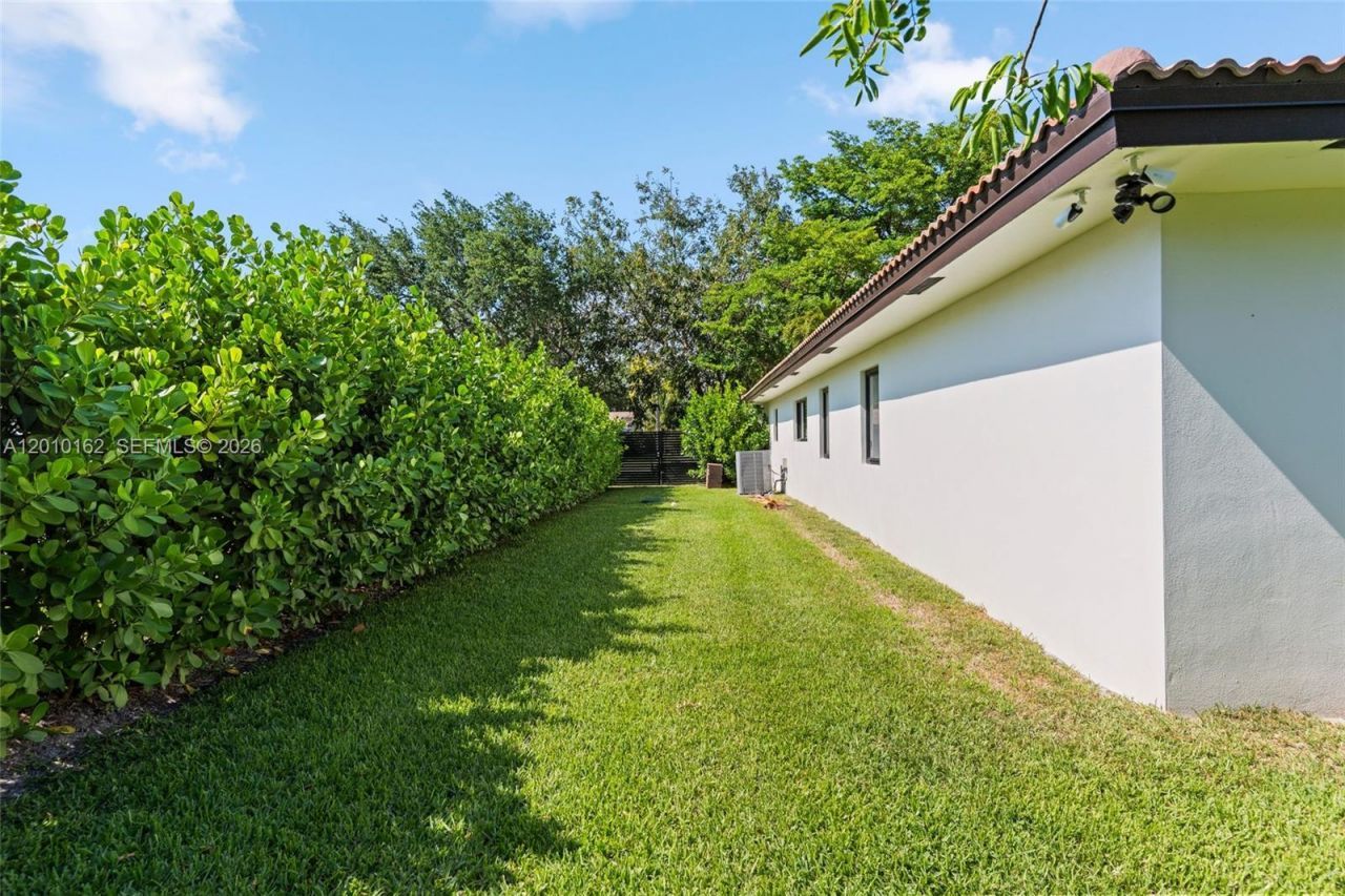 7500 SW 175th St, Palmetto Bay, FL 33157 Photo