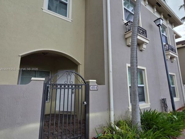 2851 W Prospect Rd, Unit 404, Tamarac, FL 33309