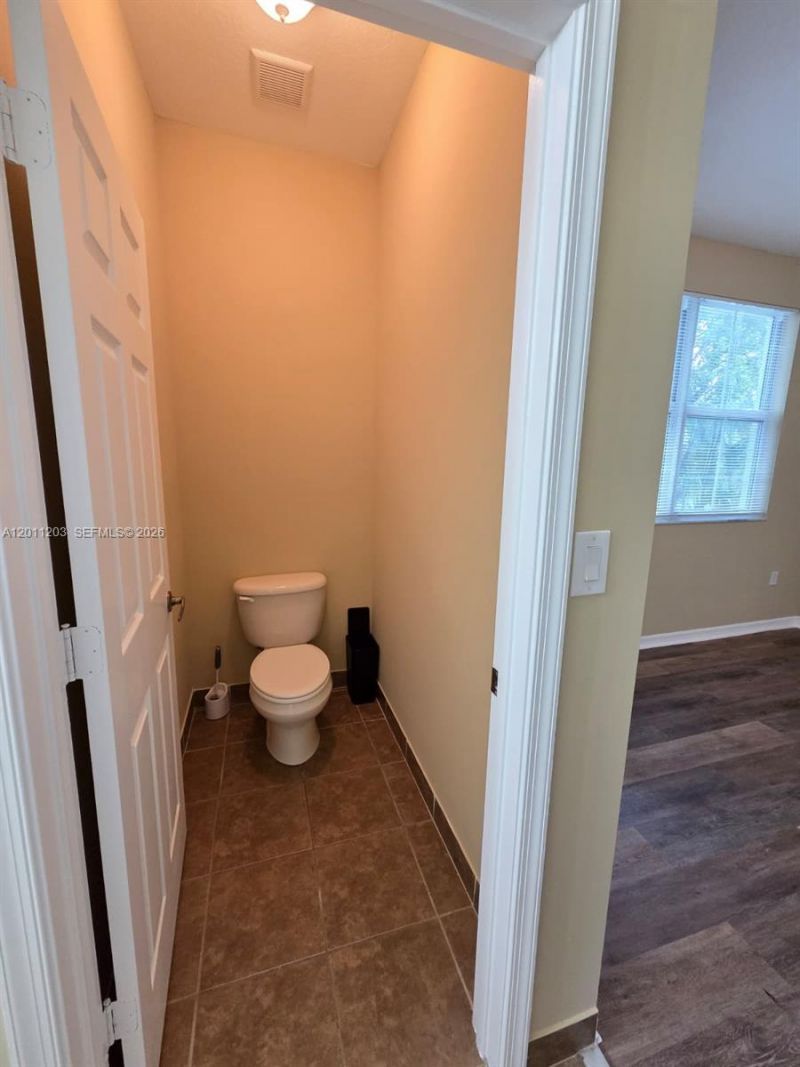 2851 W Prospect Rd, Unit 404, Tamarac, FL 33309 Photo