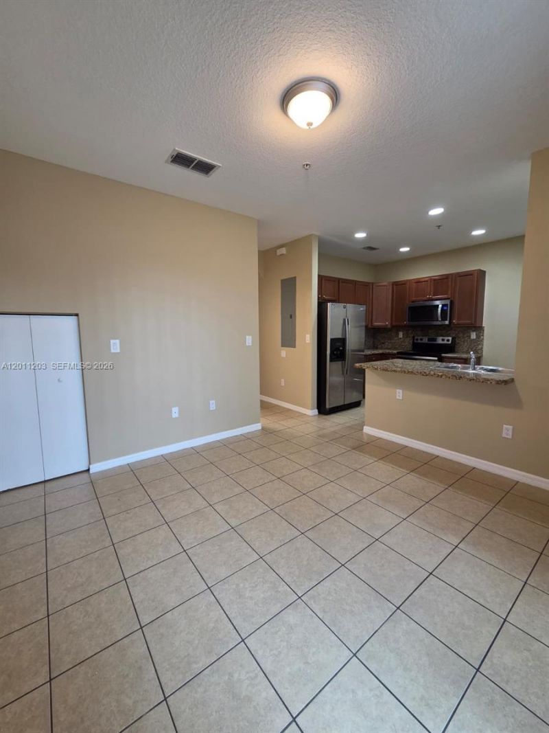 2851 W Prospect Rd, Unit 404, Tamarac, FL 33309 Photo