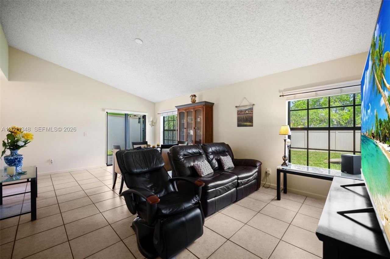 2411 SW 85th Ter, Miramar, FL 33025 Photo
