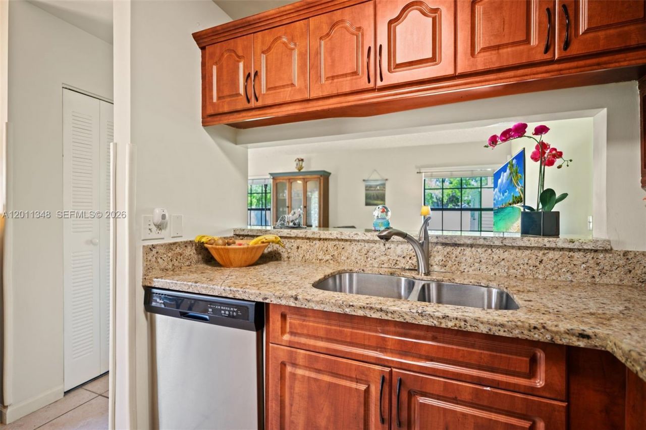 2411 SW 85th Ter, Miramar, FL 33025 Photo