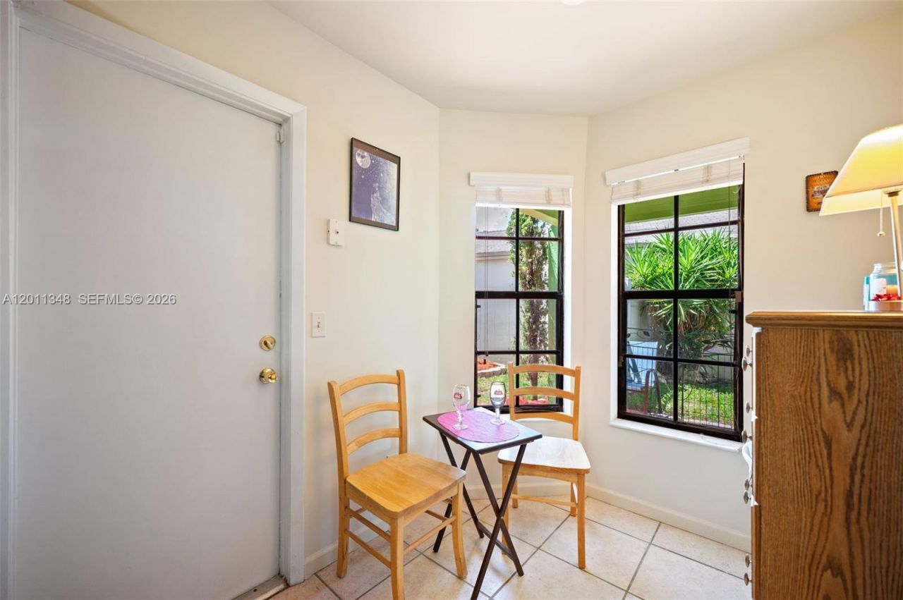 2411 SW 85th Ter, Miramar, FL 33025 Photo