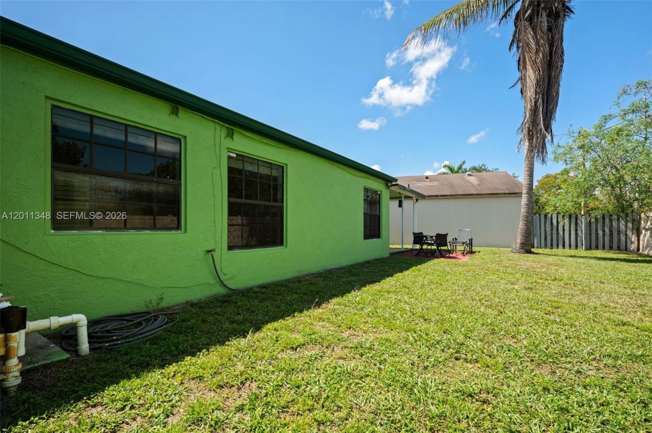 2411 SW 85th Ter, Miramar, FL 33025 Photo