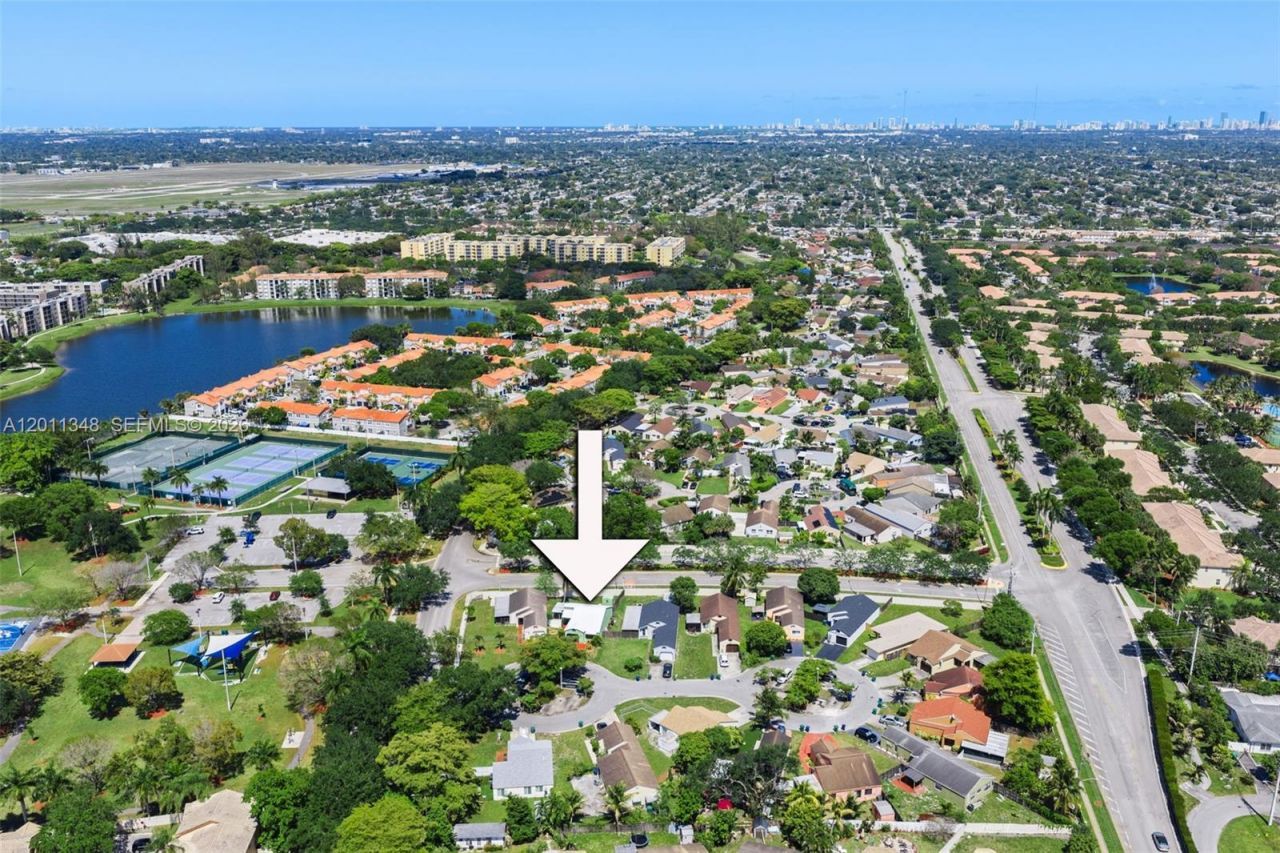 2411 SW 85th Ter, Miramar, FL 33025 Photo