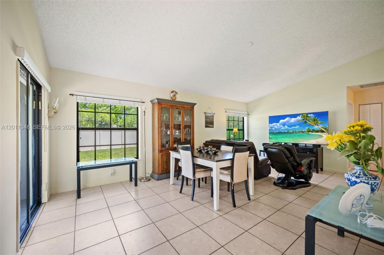 2411 SW 85th Ter, Miramar, FL 33025 Photo