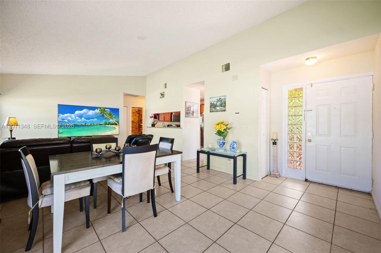 2411 SW 85th Ter, Miramar, FL 33025 Photo