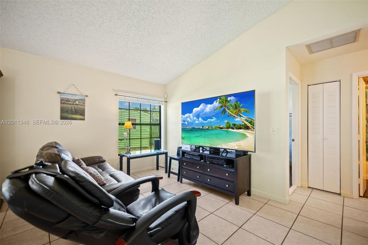 2411 SW 85th Ter, Miramar, FL 33025 Photo