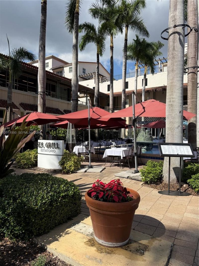 4100 Salzedo St, Unit 811, Coral Gables, FL 33146 Photo