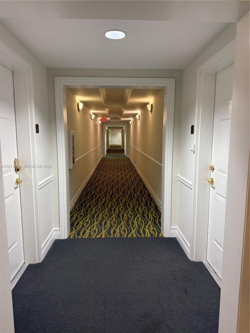 4100 Salzedo St, Unit 811, Coral Gables, FL 33146 Photo