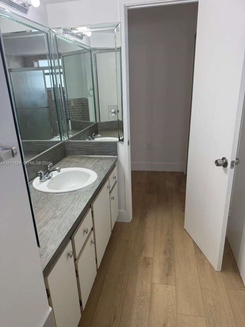 1750 NE 191st St, Unit 508-2, Miami, FL 33179 Photo