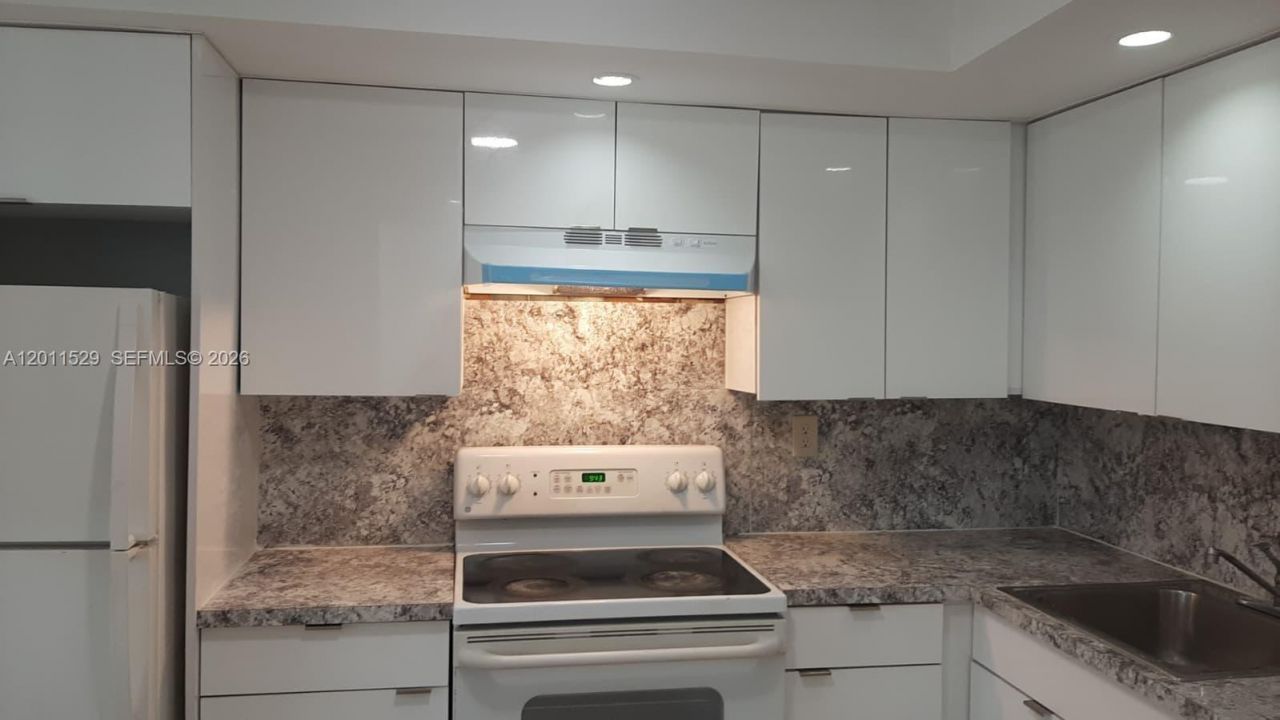 1750 NE 191st St, Unit 508-2, Miami, FL 33179 Photo