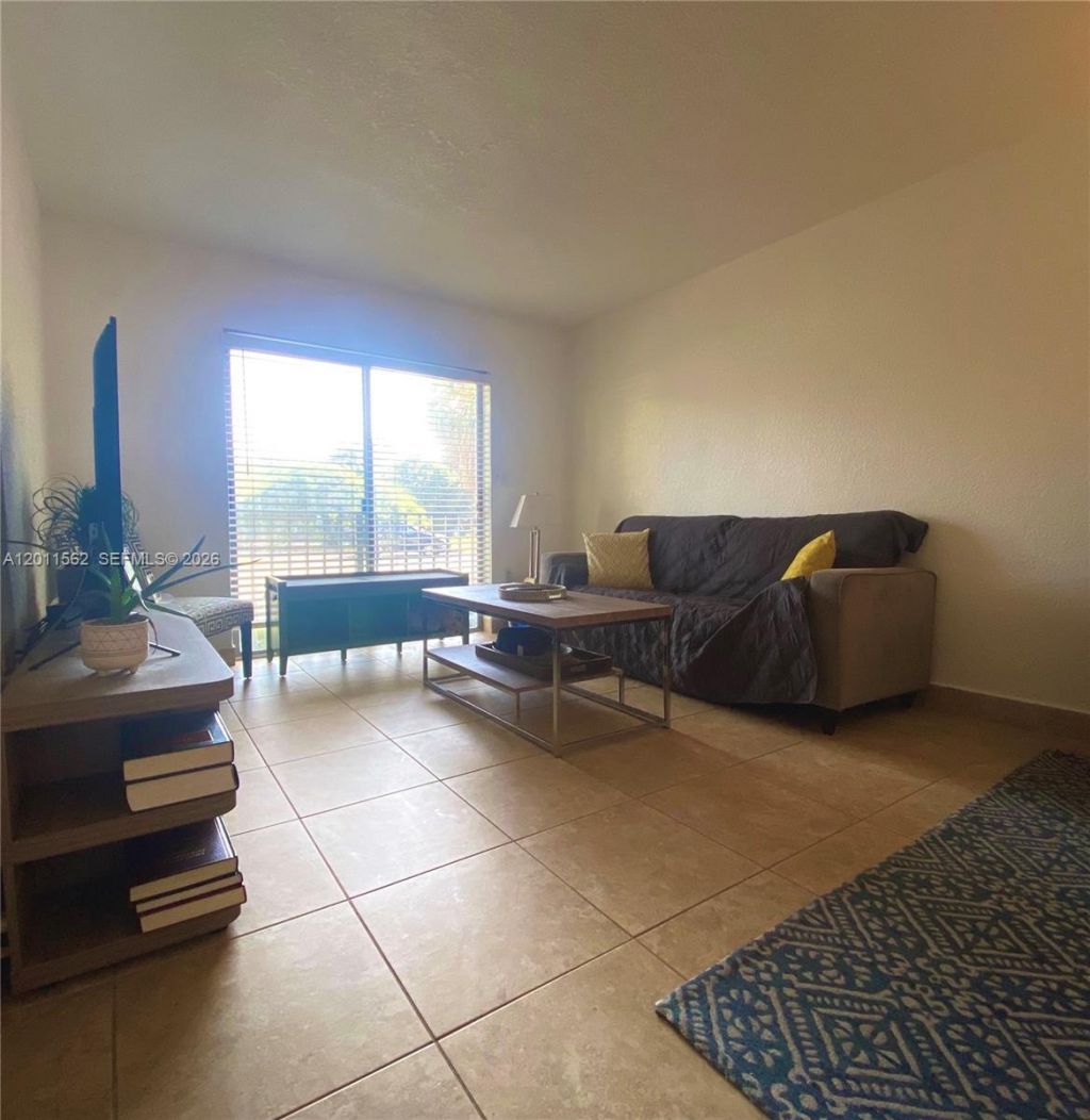445 SW 11th St , Unit 107, Miami, FL 33130 Photo