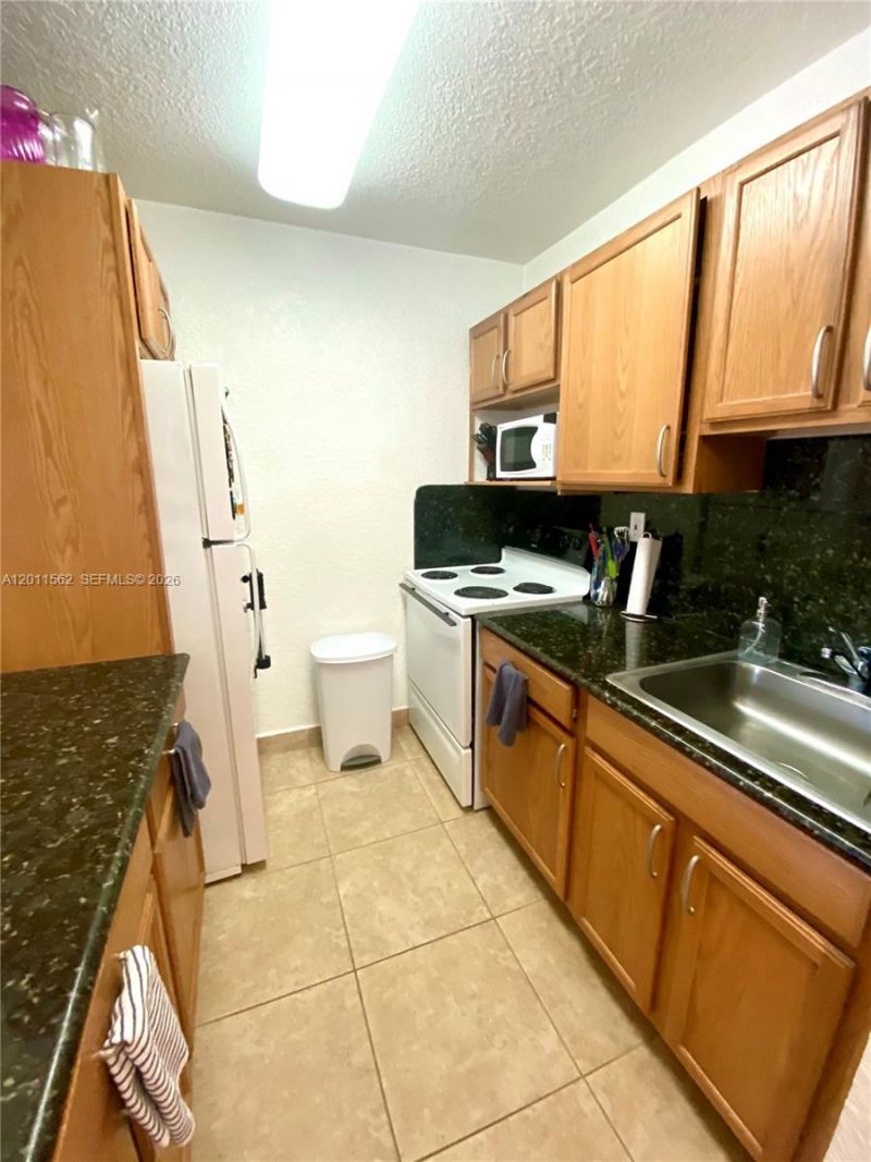 445 SW 11th St , Unit 107, Miami, FL 33130 Photo