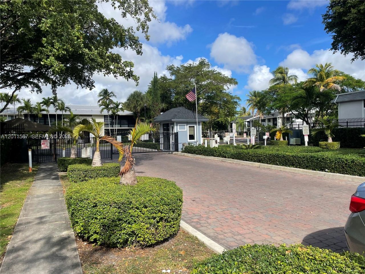 911 NE 199th St , Unit 102-14, Miami, FL 33179 Photo