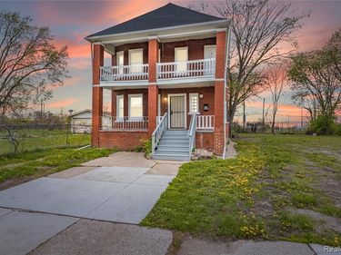 3010 Montclair Street, Detroit, MI 48214