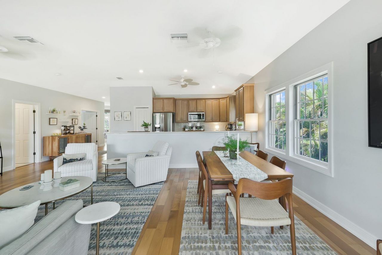 2130 Sunset Cir, Sanibel, FL 33957 Photo