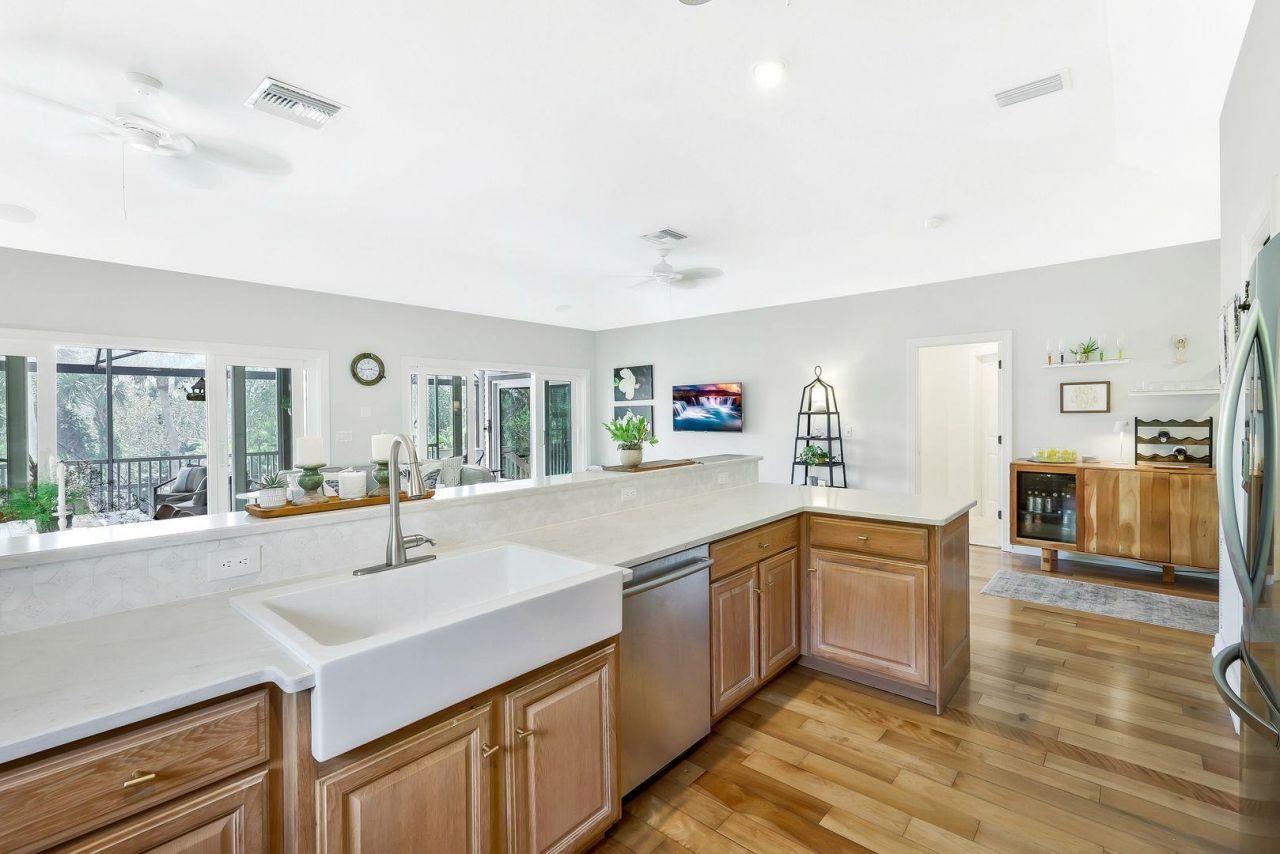 2130 Sunset Cir, Sanibel, FL 33957 Photo