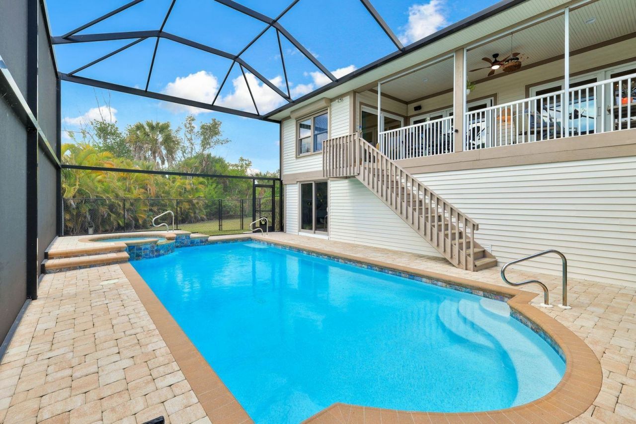 2130 Sunset Cir, Sanibel, FL 33957 Photo