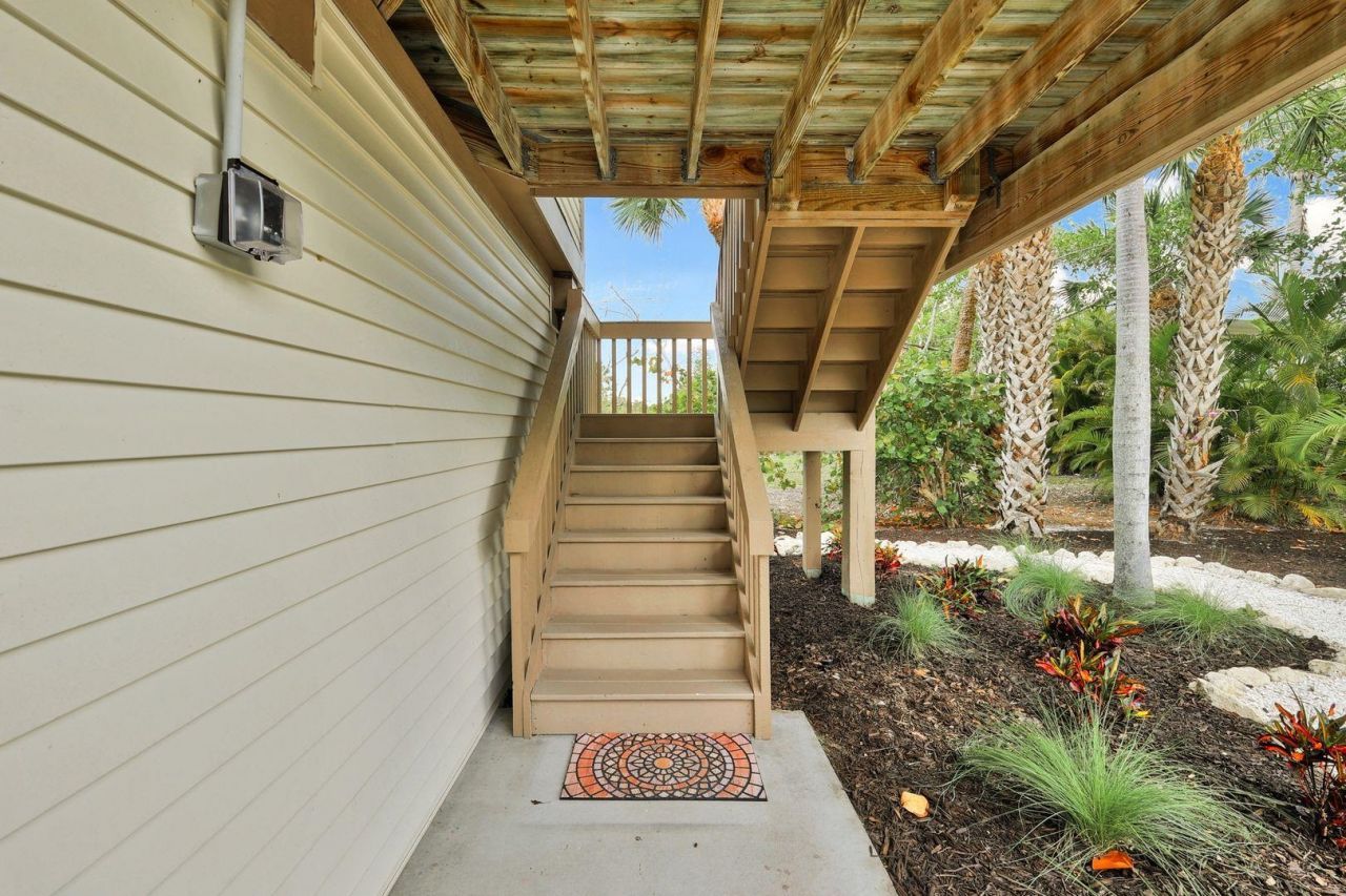 2130 Sunset Cir, Sanibel, FL 33957 Photo
