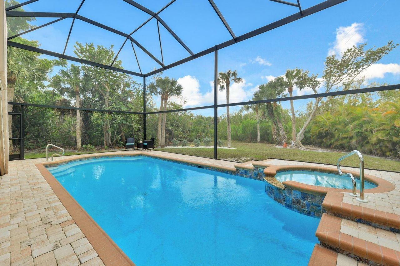 2130 Sunset Cir, Sanibel, FL 33957 Photo