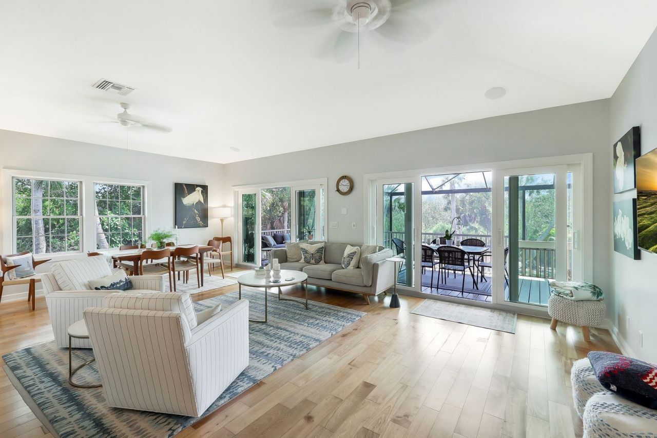2130 Sunset Cir, Sanibel, FL 33957 Photo