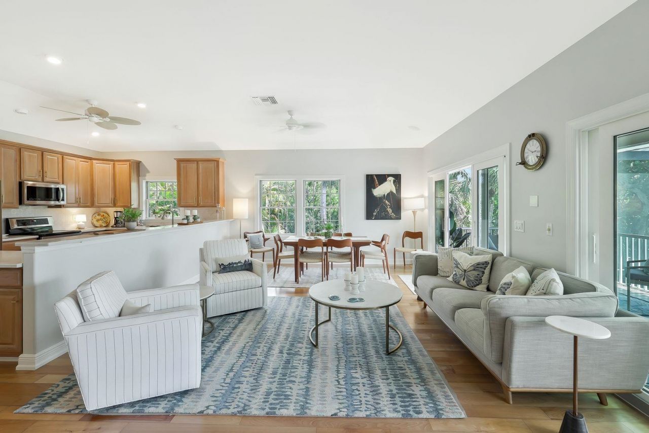 2130 Sunset Cir, Sanibel, FL 33957 Photo
