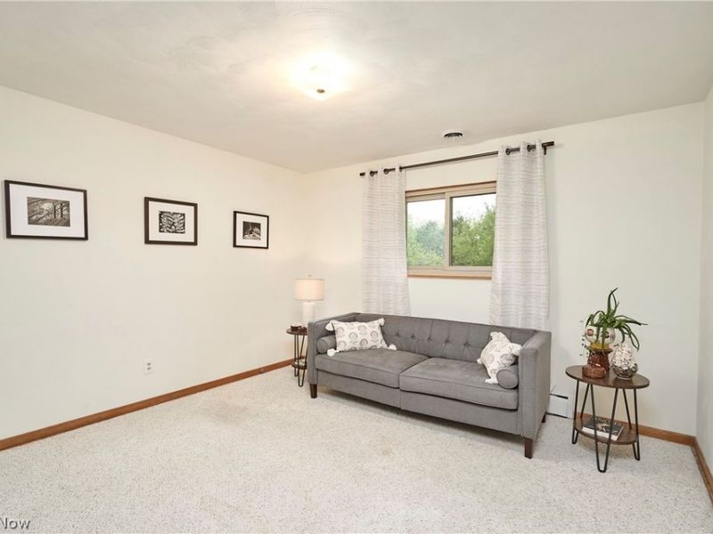 639 N Azalea Boulevard, Barberton, OH 44203 Photo 10