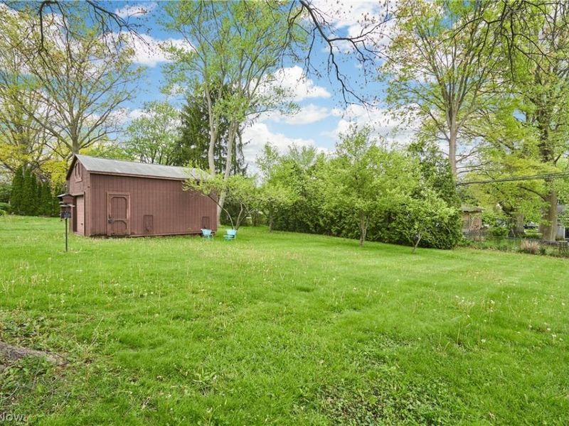 639 N Azalea Boulevard, Barberton, OH 44203 Photo 19