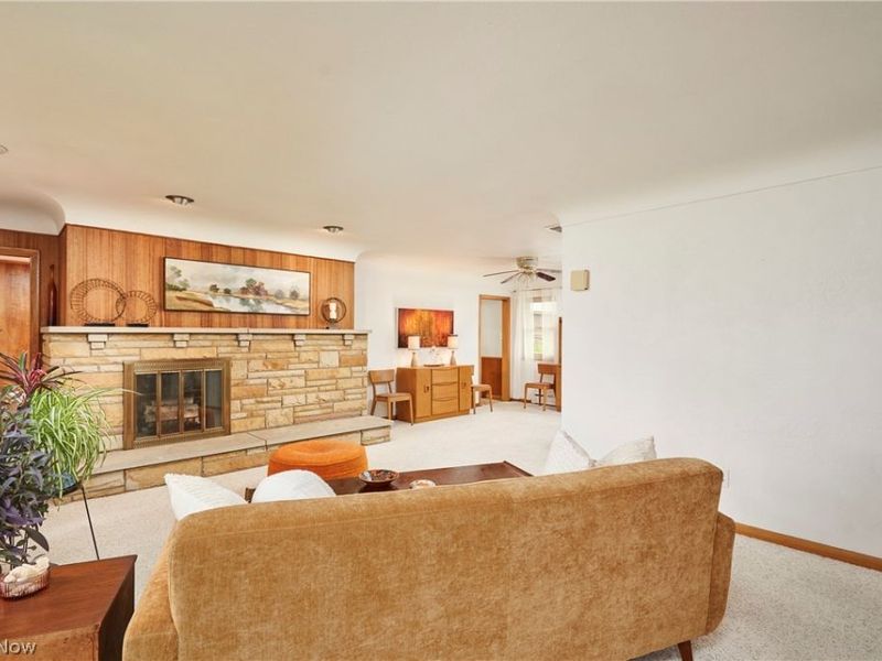 639 N Azalea Boulevard, Barberton, OH 44203 Photo 3