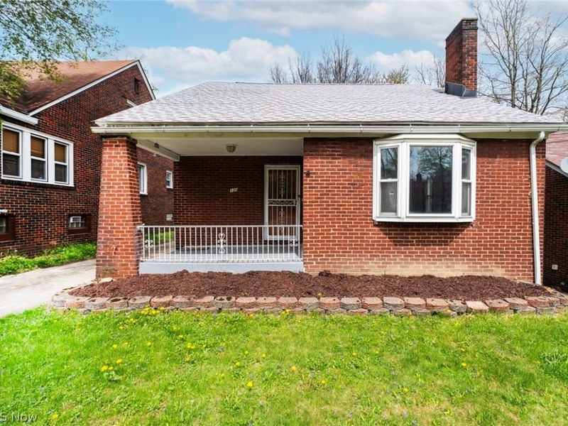130 Roslyn Drive, Youngstown, OH 44505 Photo 1
