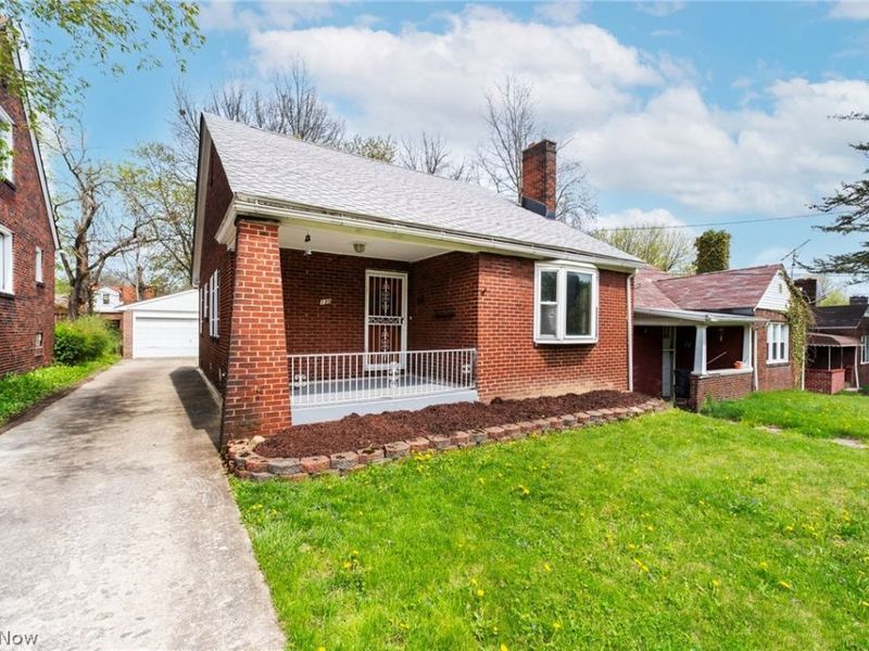 130 Roslyn Drive, Youngstown, OH 44505 Photo 2