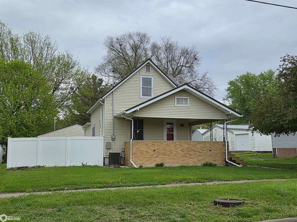 712 N H Street, Oskaloosa, IA 52577