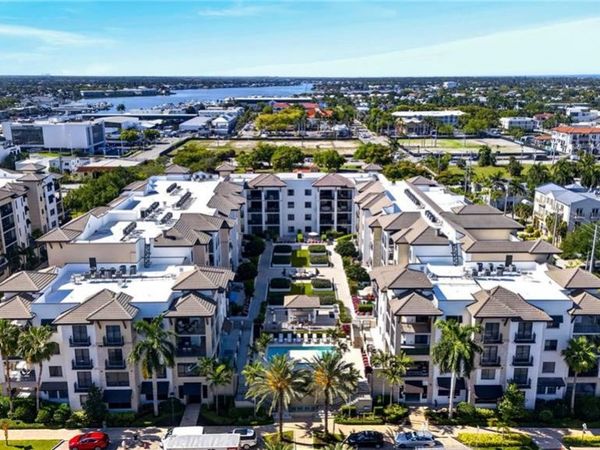 1030 3RD AVE S, Unit 210, NAPLES, FL 34102